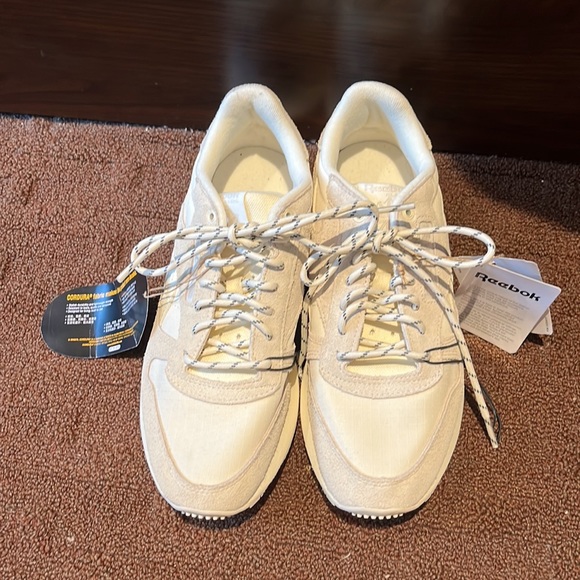 Reebok brand new running shoes - Picture 3 of 9